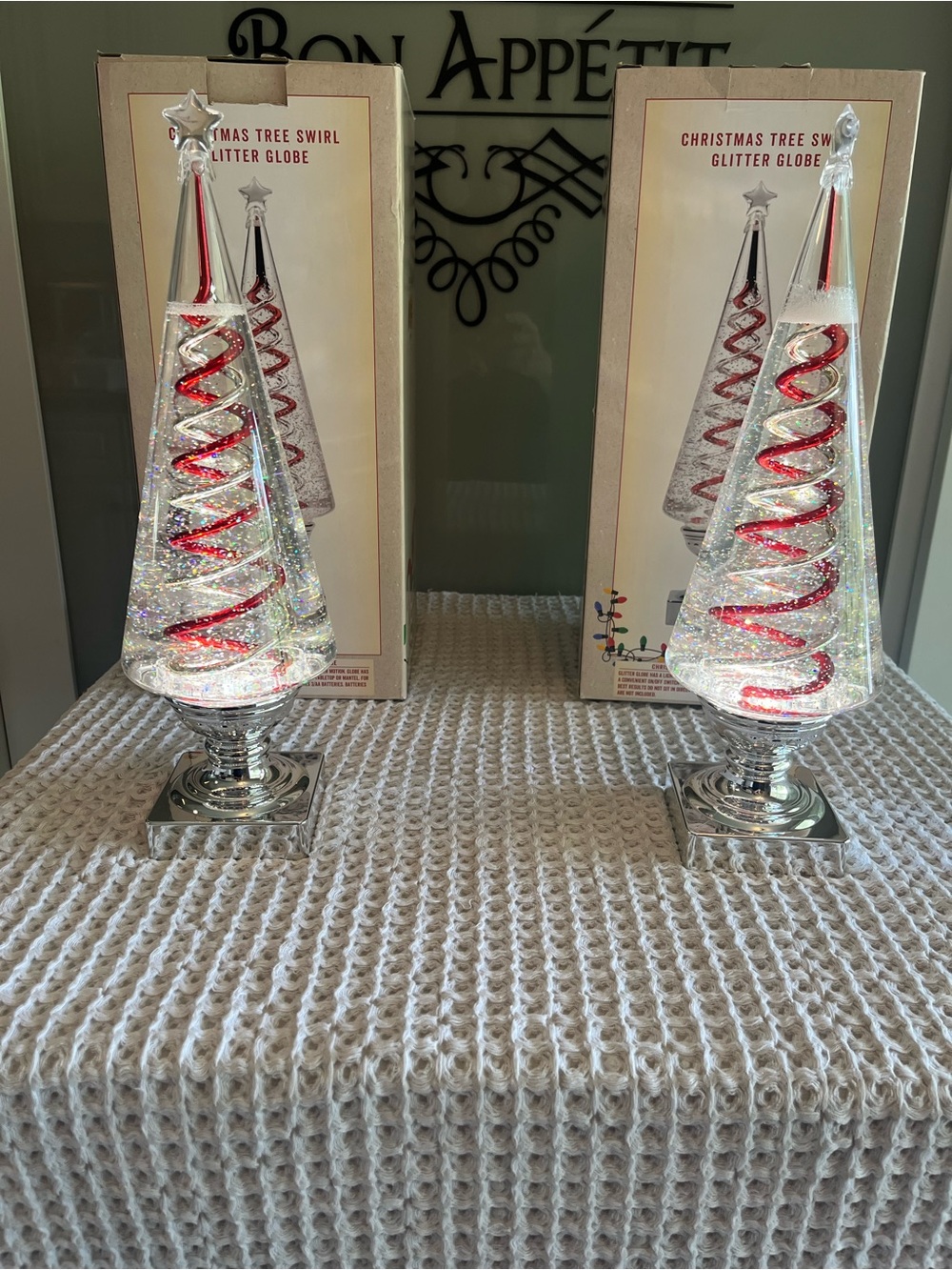 Roman 14"
Lighted Acrylic Swir!
Red & Silver Spiral
Christmas Trees. 529